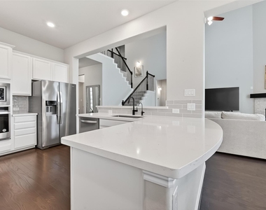 4018 Martin Ridge Drive - Photo Thumbnail 12