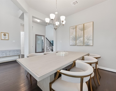 4018 Martin Ridge Drive - Photo Thumbnail 4