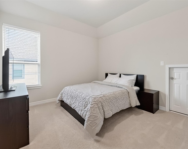 4018 Martin Ridge Drive - Photo Thumbnail 34