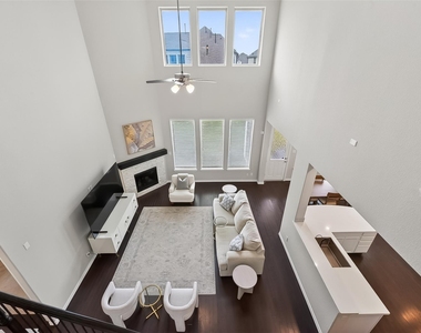 4018 Martin Ridge Drive - Photo Thumbnail 5