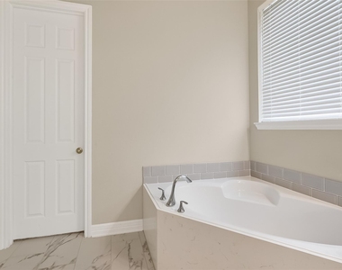 4018 Martin Ridge Drive - Photo Thumbnail 26