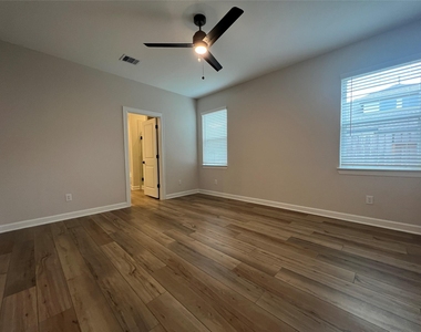 3077 Sunmoon Lane - Photo Thumbnail 8
