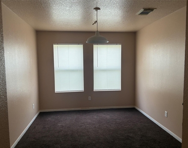 1410 Seafield Drive - Photo Thumbnail 4