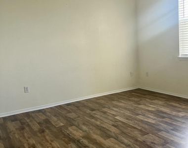 1757 Sophias Drive - Photo Thumbnail 9