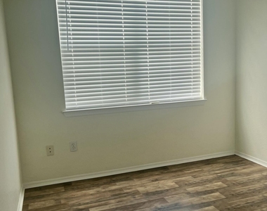 1757 Sophias Drive - Photo Thumbnail 7