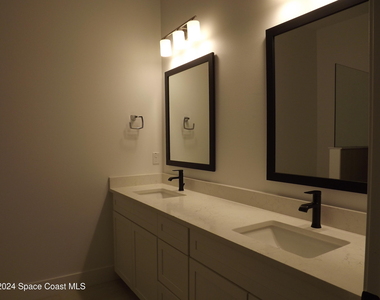 2277 Highland Avenue - Photo Thumbnail 12