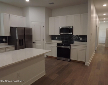 2273 Highland Avenue - Photo Thumbnail 2