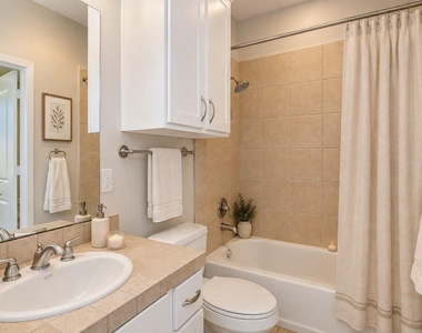 5108 Lillian Street - Photo Thumbnail 4