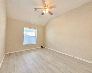 7303 Slippery Elm Lane - Photo Thumbnail 27