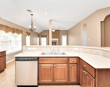 7303 Slippery Elm Lane - Photo Thumbnail 8