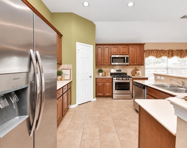 7303 Slippery Elm Lane - Photo Thumbnail 6