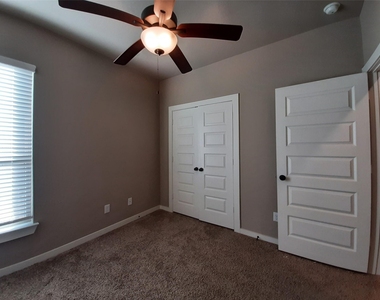 9717 Grosbeak Lane - Photo Thumbnail 14