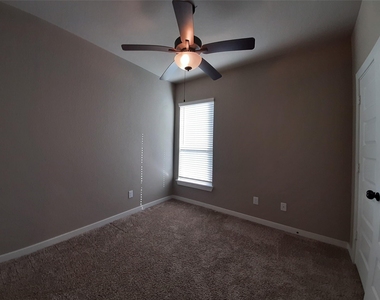 9717 Grosbeak Lane - Photo Thumbnail 11
