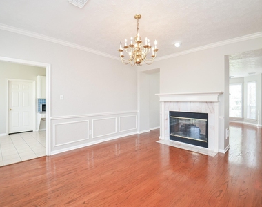 4802 Sunshine Drive - Photo Thumbnail 3