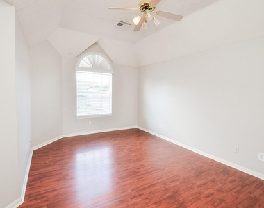4802 Sunshine Drive - Photo Thumbnail 10