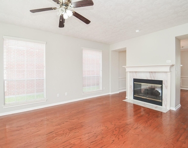 4802 Sunshine Drive - Photo Thumbnail 2