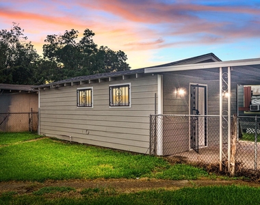 5519 Chapman Street - Photo Thumbnail 10