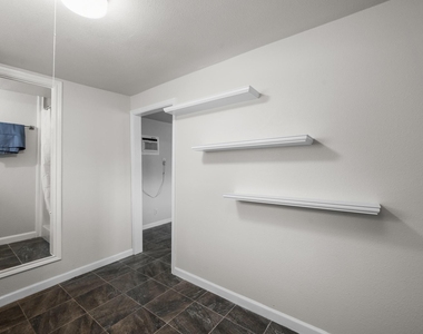 5519 Chapman Street - Photo Thumbnail 6