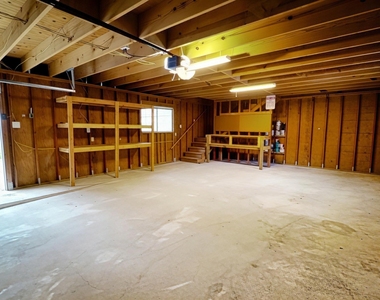 305 Oak Creek Court - Photo Thumbnail 25
