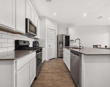 6903 Green Embers Lane - Photo Thumbnail 12