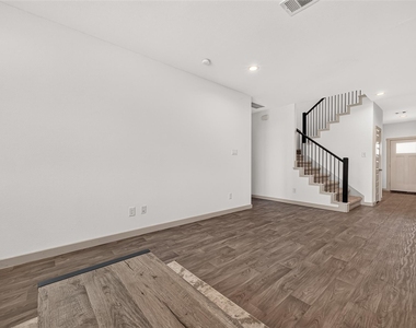 6903 Green Embers Lane - Photo Thumbnail 10