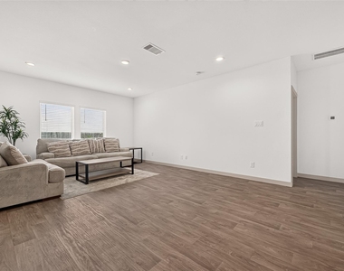 6903 Green Embers Lane - Photo Thumbnail 7