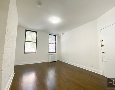 East 89th Street - Photo Thumbnail 3