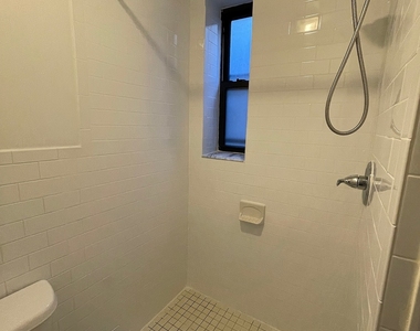 East 87th Street - Photo Thumbnail 3