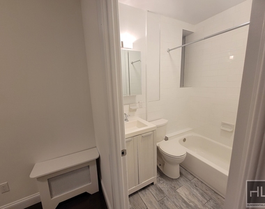 East 87th Street - Photo Thumbnail 5