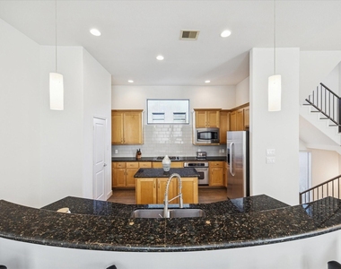 902 Roy Street - Photo Thumbnail 11