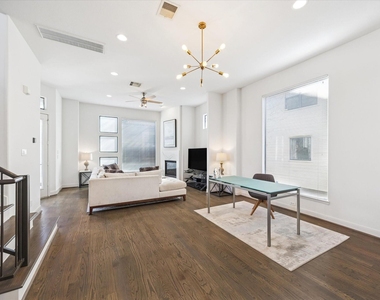 902 Roy Street - Photo Thumbnail 12