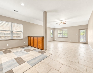 6210 Bristol Path Lane - Photo Thumbnail 16