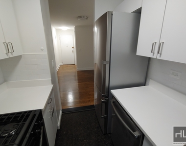 East 56 Street - Photo Thumbnail 2