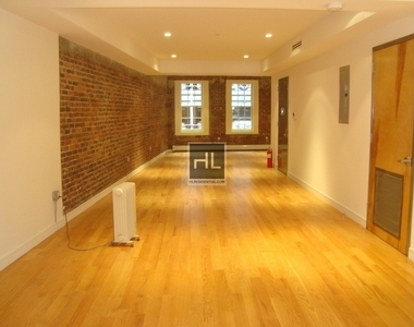 South William Street - Photo Thumbnail 1
