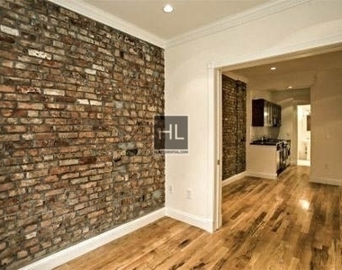 Mott Street - Photo Thumbnail 3