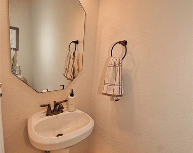 4132 Boardwalk Boulevard - Photo Thumbnail 10