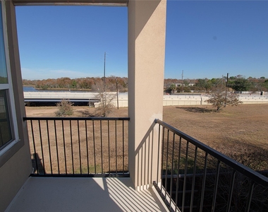 4132 Boardwalk Boulevard - Photo Thumbnail 21