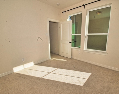 4132 Boardwalk Boulevard - Photo Thumbnail 12