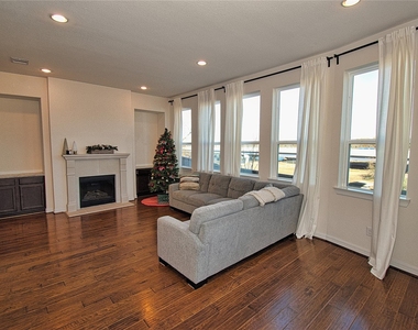 4132 Boardwalk Boulevard - Photo Thumbnail 8
