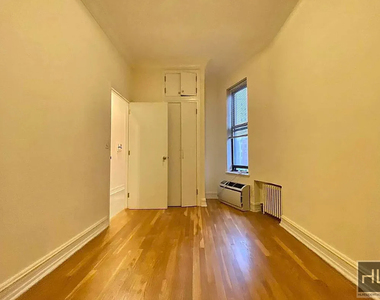 West 68th Street - Photo Thumbnail 2