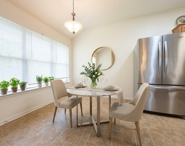 2710 Glen Cullen Lane - Photo Thumbnail 21