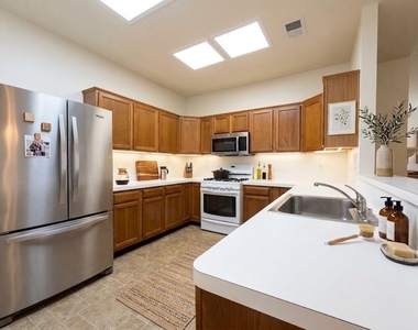 2710 Glen Cullen Lane - Photo Thumbnail 15
