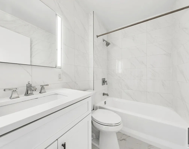 West 87th Street - Photo Thumbnail 5