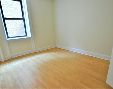West 45 Street - Photo Thumbnail 1