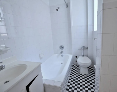 West 45 Street - Photo Thumbnail 2