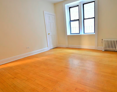 West 45 Street - Photo Thumbnail 3
