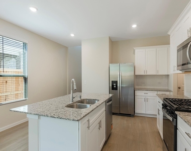 15881 Blass Valley Drive Drive - Photo Thumbnail 3