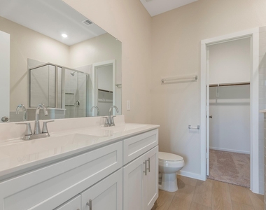 15881 Blass Valley Drive Drive - Photo Thumbnail 8