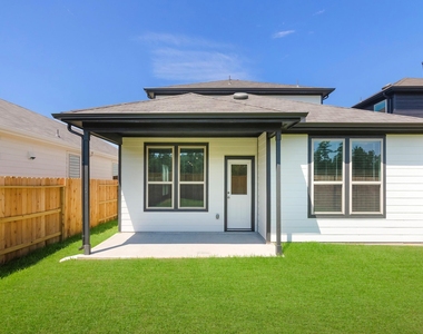 15881 Blass Valley Drive Drive - Photo Thumbnail 31