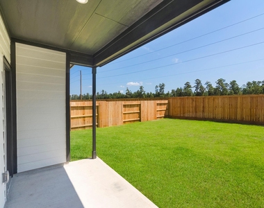 15881 Blass Valley Drive Drive - Photo Thumbnail 32